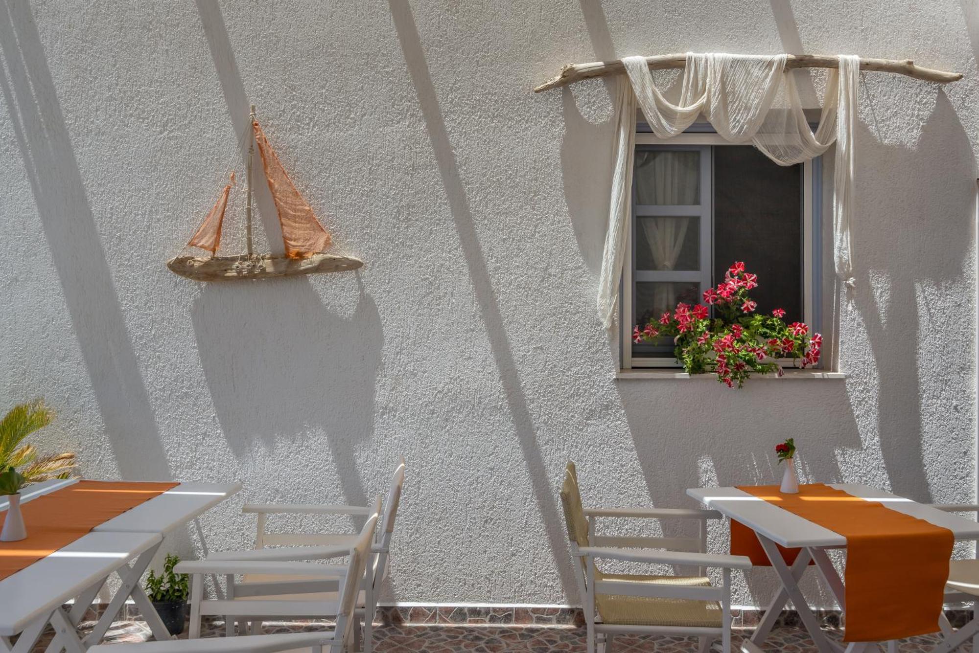 Aeolis Hotel Adamantas  Exteriör bild